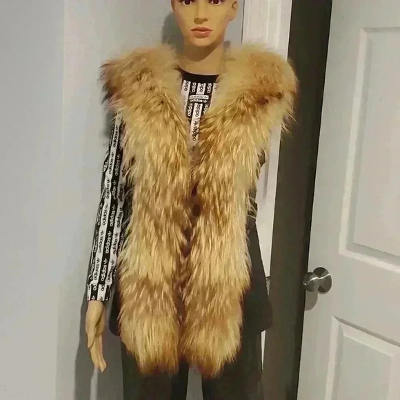 Leather vest with racoon collar - Picture 1 of 8